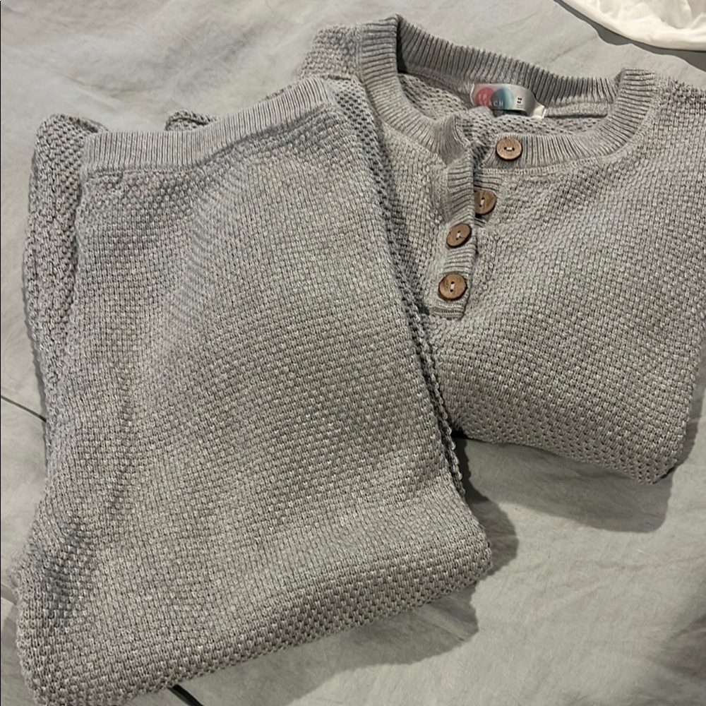 Elegant Gray Knit Sweater and Pants Set